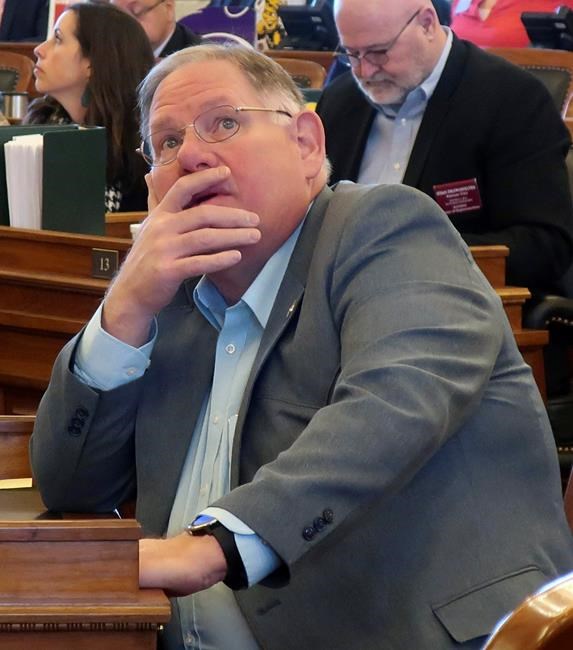 Kansas GOP leader compares tax plan to returning a billfold | iNFOnews.ca Kansas GOP leader compares tax plan to returning a billfold | iNFOnews.ca