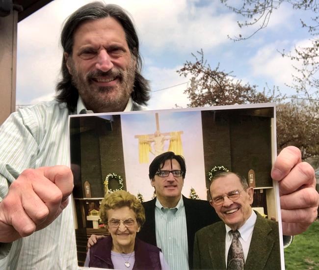 VIRUS DIARY: The kids, at a distance, caring for `Madad' | iNFOnews.ca CP2027490905