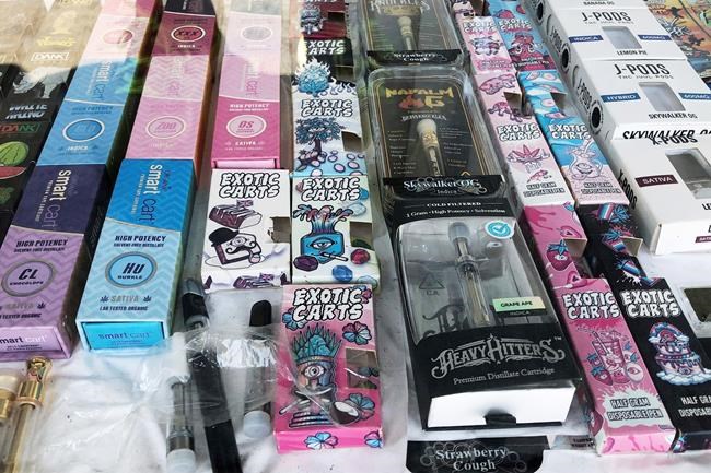 US vaping illnesses top 1,000; death count is up to 18 | iNFOnews.ca US vaping illnesses top 1,000; death count is up to 18 | iNFOnews.ca