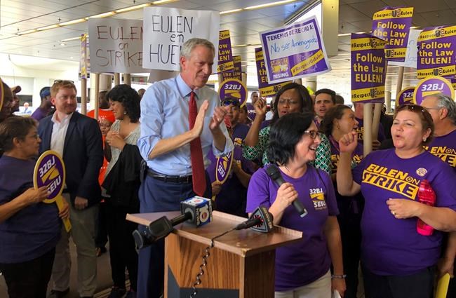 The Latest: De Blasio apologizes for revolutionary slogan | iNFOnews.ca CP1098242917