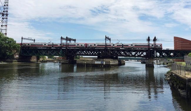 Will pricey rail bridge be just a gift for the sailboat set? | iNFOnews.ca