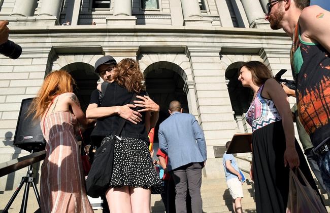 Justices side with Colorado baker on same-sex wedding cake | iNFOnews.ca
