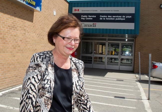 Federal minister visits troubled Phoenix payroll offices in New Brunswick | iNFOnews.ca Federal minister visits troubled Phoenix payroll offices in New Brunswick | iNFOnews.ca