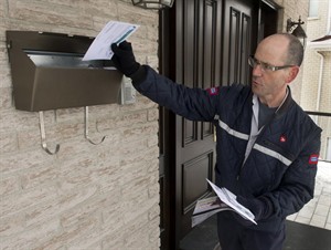 Mail carriers on edge in Montreal after a dozen attacks since January | iNFOnews.ca CP32161356