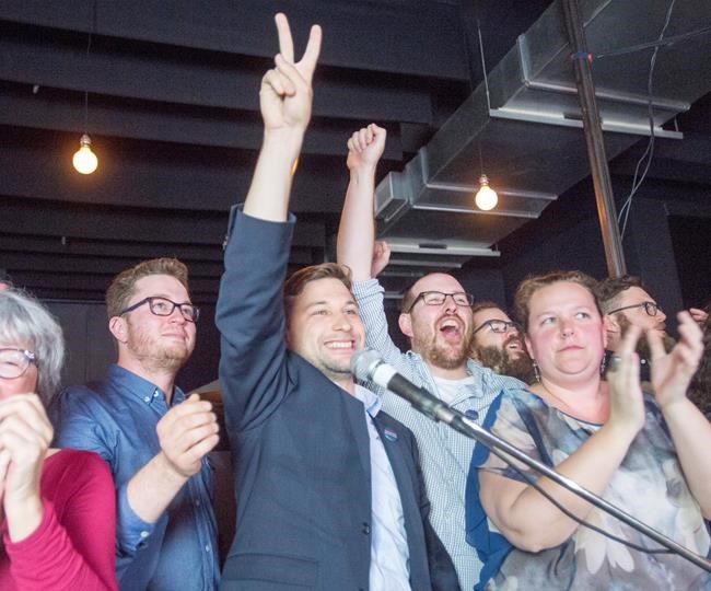 Ex-student leader wins Montreal riding of Gouin for left-leaning Quebec solidaire | iNFOnews.ca