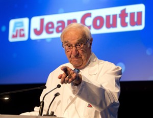 Jean Coutu eagerly awaits deal expanding role of Quebec pharmacists | iNFOnews.ca CP29057063