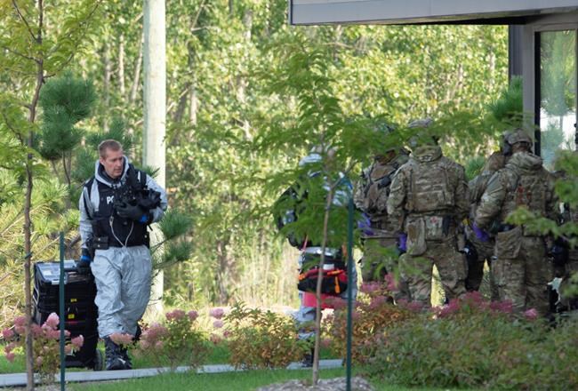 RCMP raid Montreal-area home tied to ricin-laced envelopes sent to White House, Texas | iNFOnews.ca