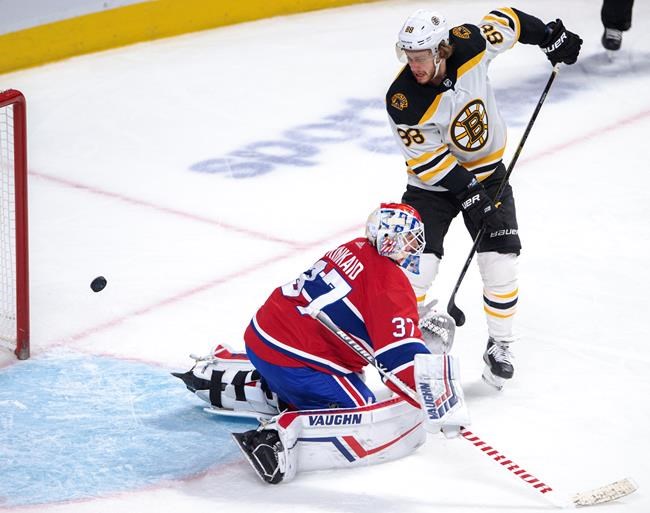 David Pastrnak scores hat trick, Bruins easily beat Canadiens 8-1 | iNFOnews.ca