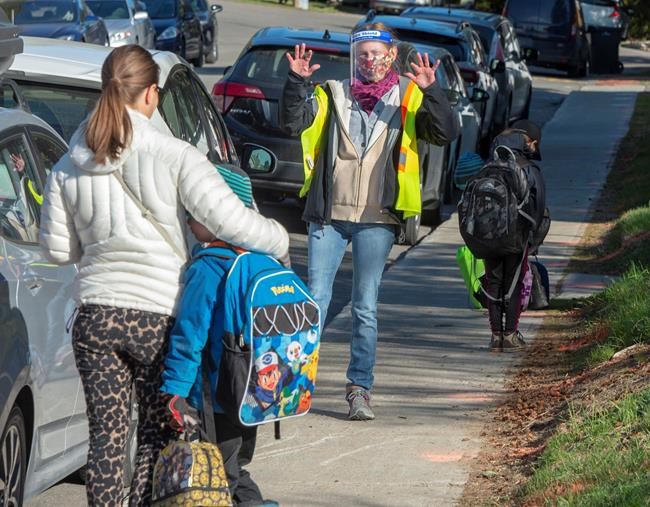 Quebec schools reopen with emphasis on physical distancing, hygiene | iNFOnews.ca