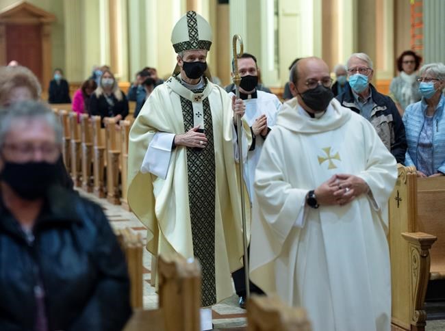 Annual mass honouring Montreal's unclaimed dead adopts special meaning during COVID | iNFOnews.ca CP68213215