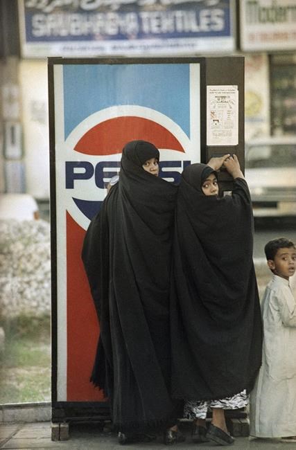 AP Was There: Saudi women protest driving ban in 1990 | iNFOnews.ca