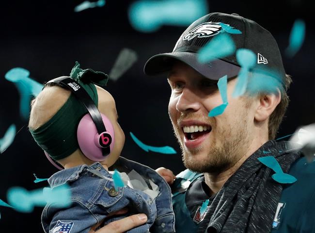 Matthew McConaughey hails Nick Foles in newspaper ad | iNFOnews.ca