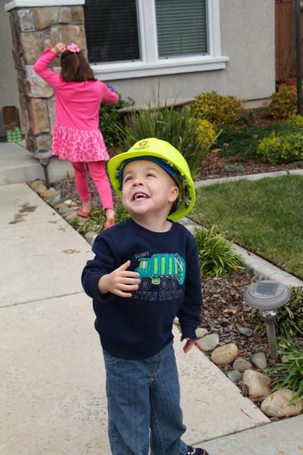 Wish granted: Six-year-old boy is garbage man for a day | iNFOnews.ca Wish granted: Six-year-old boy is garbage man for a day | iNFOnews.ca