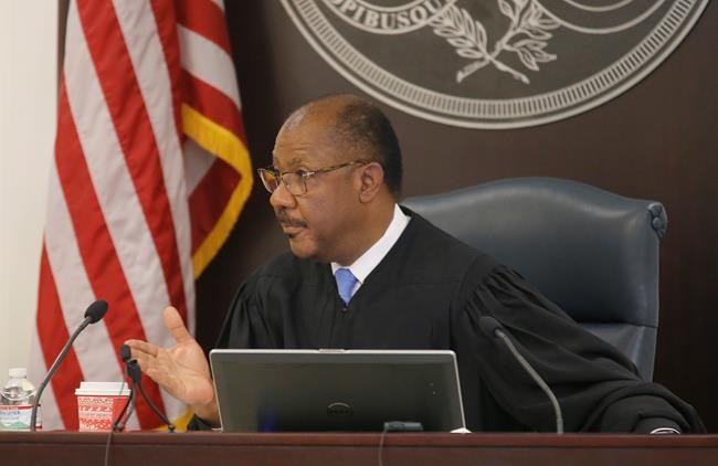 Officers say Slager's shooting story contradicted video | iNFOnews.ca