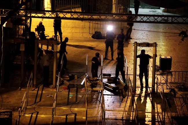 Israel removes metal detectors from holy site entrance | iNFOnews.ca