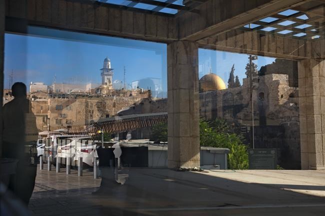 Israel lawmakers visit Jerusalem holy site after 2-year halt | iNFOnews.ca