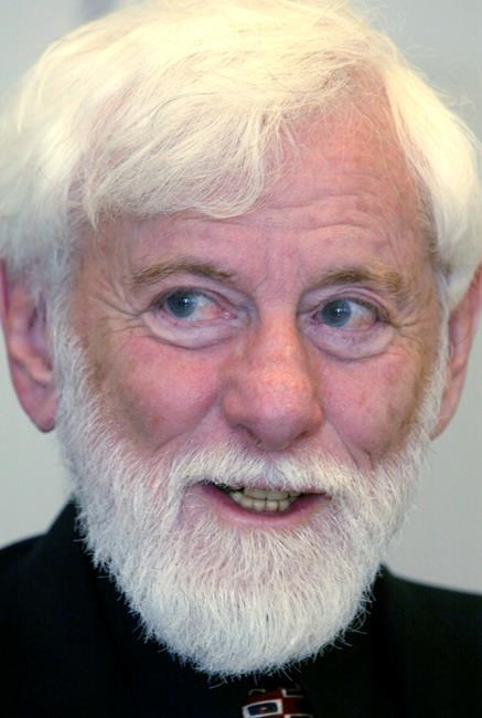 Israelis, Palestinians pay respects to late peace activist | iNFOnews.ca