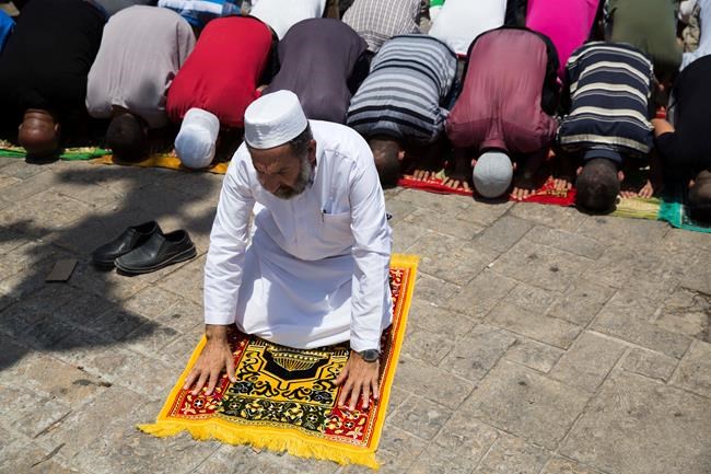 Israel removes railings, overhead bridge near holy site | iNFOnews.ca Israel removes railings, overhead bridge near holy site | iNFOnews.ca