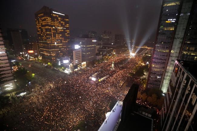 2 former aides of Park arrested as S. Korea scandal widens | iNFOnews.ca