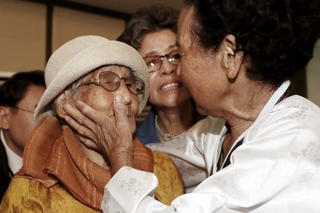 Koreas begin second round of tearful family reunions | iNFOnews.ca