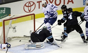Kennedy, Marleau score 15 seconds apart in Sharks' 3-1 win over Maple Leafs | iNFOnews.ca CP31499162