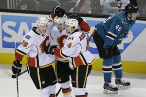 Jiri Hudler gets 5th goal of season vs. Sharks to help Flames earn 4-1 win | iNFOnews.ca CP31835621