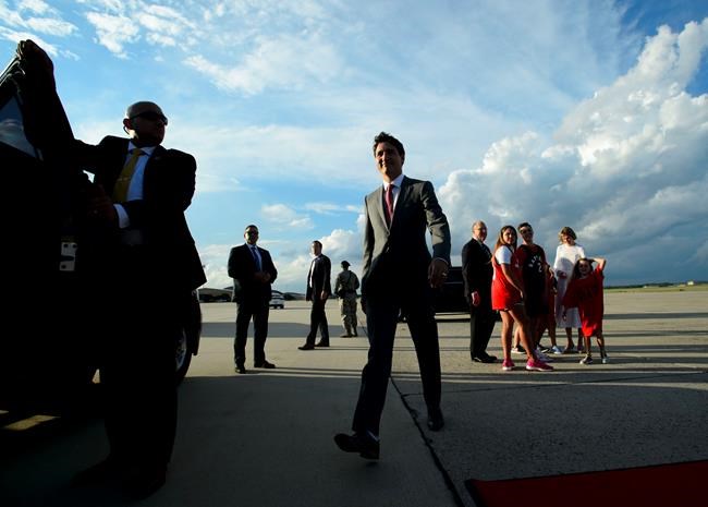 Trump offers help with Canadian detainees in China in upbeat visit with Trudeau | iNFOnews.ca