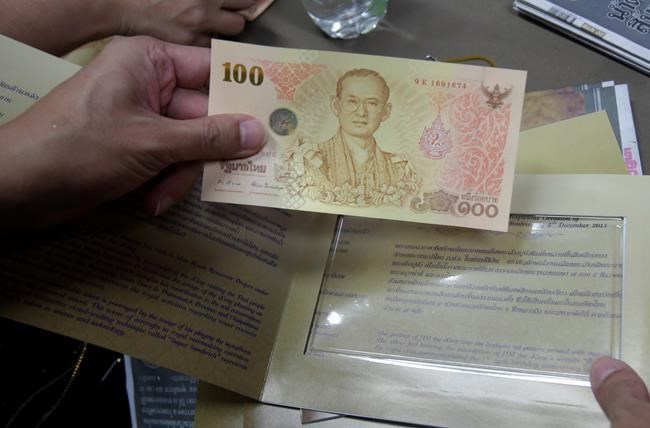 Thais buy commemorative currency note honouring late king | iNFOnews.ca