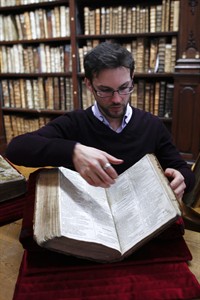 Rare Shakespeare Folio from 1623 discovered in small French town | iNFOnews.ca