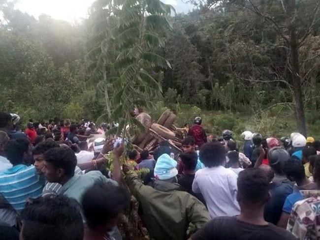 Bus accident in Sri Lanka kills 6, injures more than 30 | iNFOnews.ca CP297242094