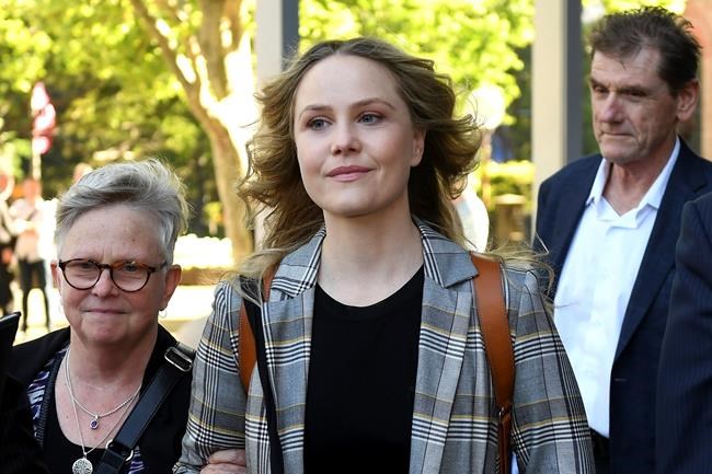 Actress accuses Geoffrey Rush of touching her breast | iNFOnews.ca Actress accuses Geoffrey Rush of touching her breast | iNFOnews.ca