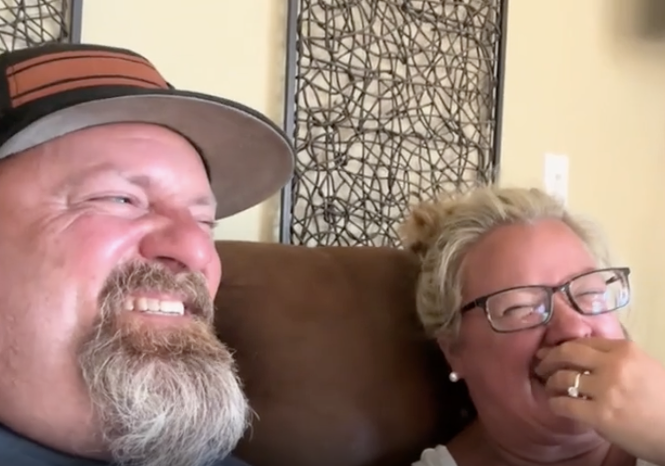 TRENDING NOW: Mom and dad try a video selfie | iNFOnews.ca TRENDING NOW: Mom and dad try a video selfie | iNFOnews.ca