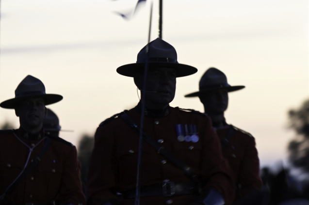 Drunk driving BC cop who pointed handgun at civilian loses job | iNFOnews.ca The silhouette of three RCMP officers.