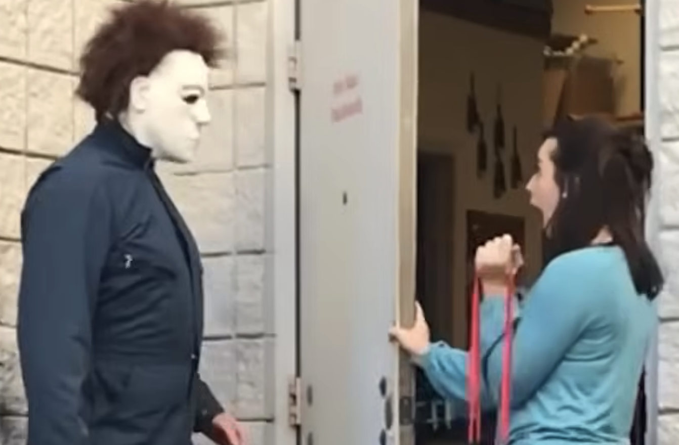 TRENDING NOW: Startling Halloween pranks | iNFOnews.ca TRENDING NOW: Startling Halloween pranks | iNFOnews.ca