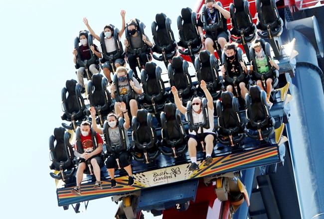 Florida SeaWorld parks reopen with masks, temperature checks | iNFOnews.ca