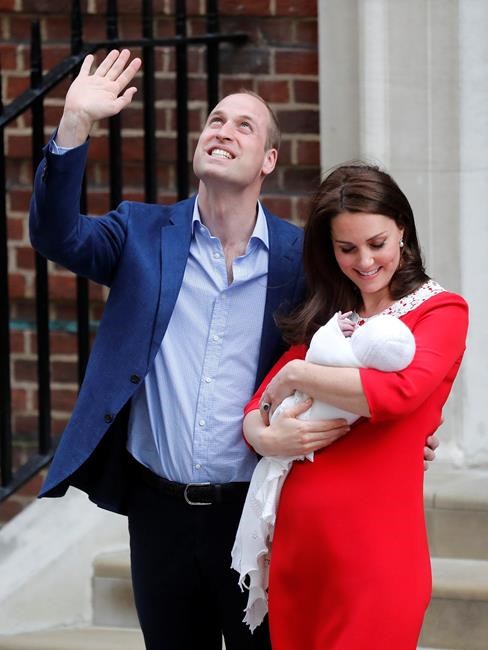 Prince charming: Kate gives birth to boy, home by suppertime | iNFOnews.ca