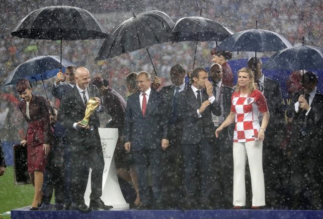Young, joyful France beats Croatia 4-2 to win 2nd World Cup | iNFOnews.ca