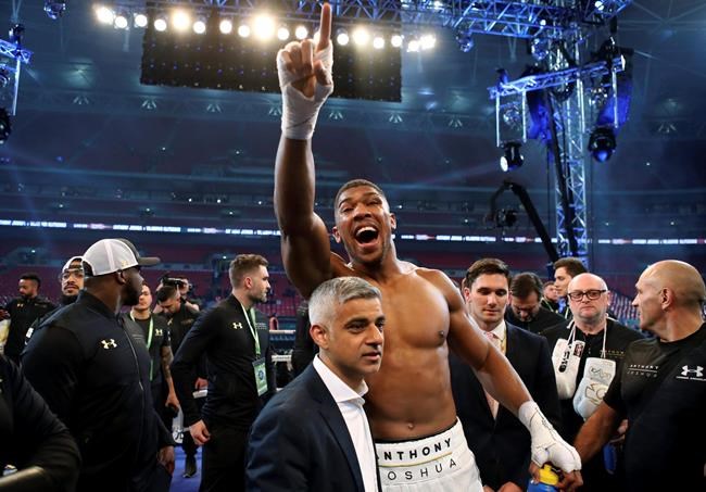 British heavyweight boxing star Joshua knocks out Klitschko | iNFOnews.ca