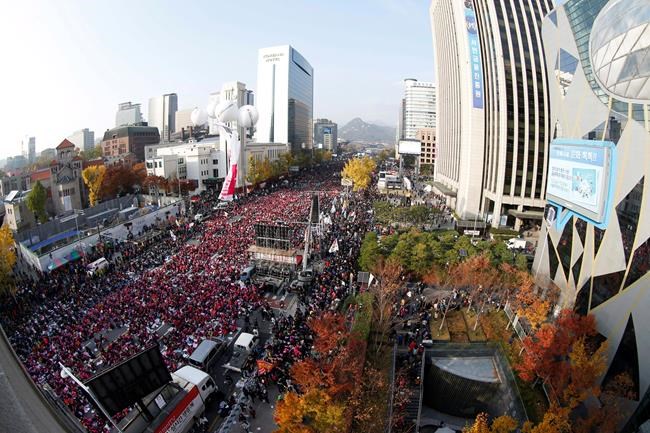 Hundreds of thousands rally in Seoul to demand Park's ouster | iNFOnews.ca