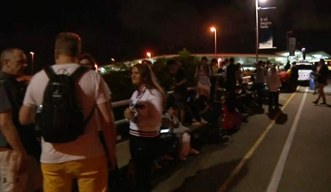 Australian police disable, arrest man in airport standoff | iNFOnews.ca