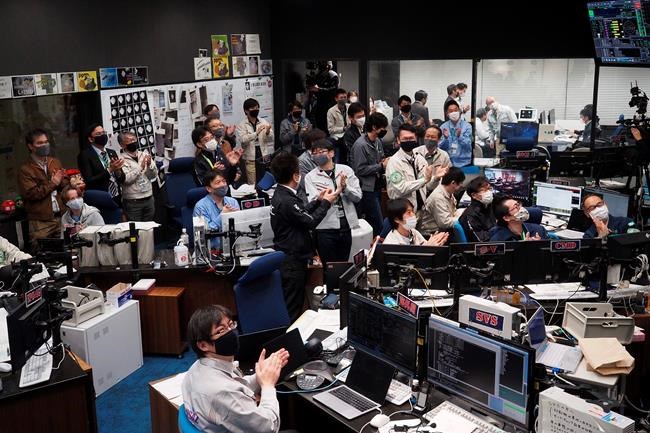 Japan's capsule with asteroid samples retrieved in Australia | iNFOnews.ca