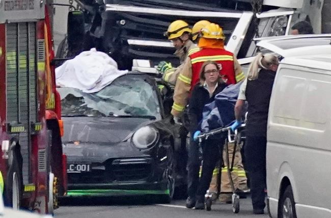 Truck kills 4 Australian police who stopped speeding driver | iNFOnews.ca