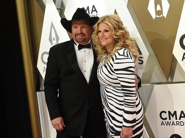The Latest: Garth Brooks wins CMA’s Entertainer of the Year | iNFOnews.ca
