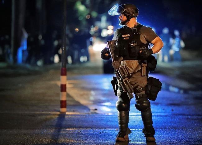 Memphis police appeal for calm after marshals kill black man | iNFOnews.ca Memphis police appeal for calm after marshals kill black man | iNFOnews.ca