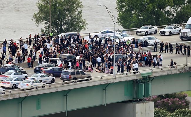 Protesters cleared from I-40 bridge over Mississippi | iNFOnews.ca