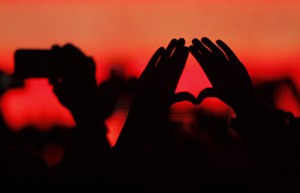 Kanye West returns to Bonnaroo, the scene of his sunrise set, with new wife Kim in tow | iNFOnews.ca CP28757662