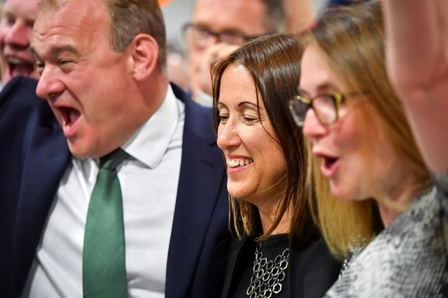 Pro-EU party wins, cuts Johnson's UK Parliament margin to 1 | iNFOnews.ca