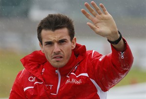Jules Bianchi's dreams of Ferrari career on hold after crash at Japanese Grand Prix | iNFOnews.ca CP30177303