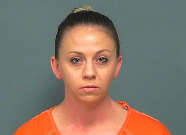 Dallas officer tells 911: 'I thought it was my apartment' | iNFOnews.ca