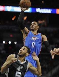Westbrook scores 34 points; visiting Thunder outlast Spurs 114-106 | iNFOnews.ca